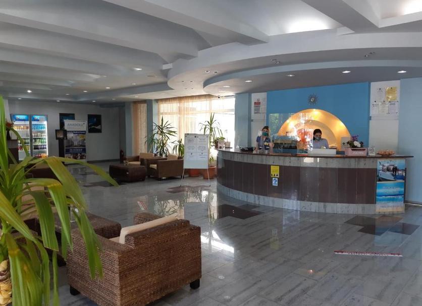 Front desk Photo