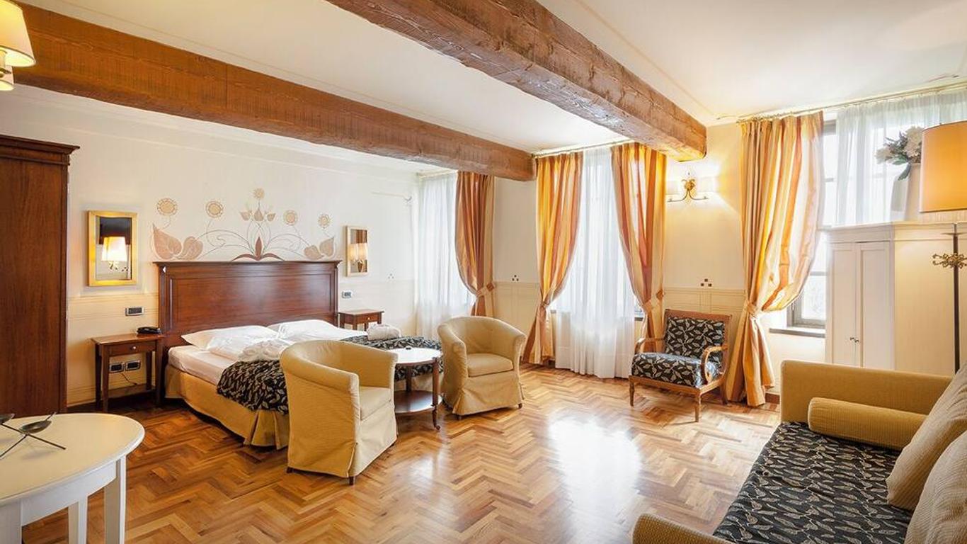 Hotel Villa Policreti