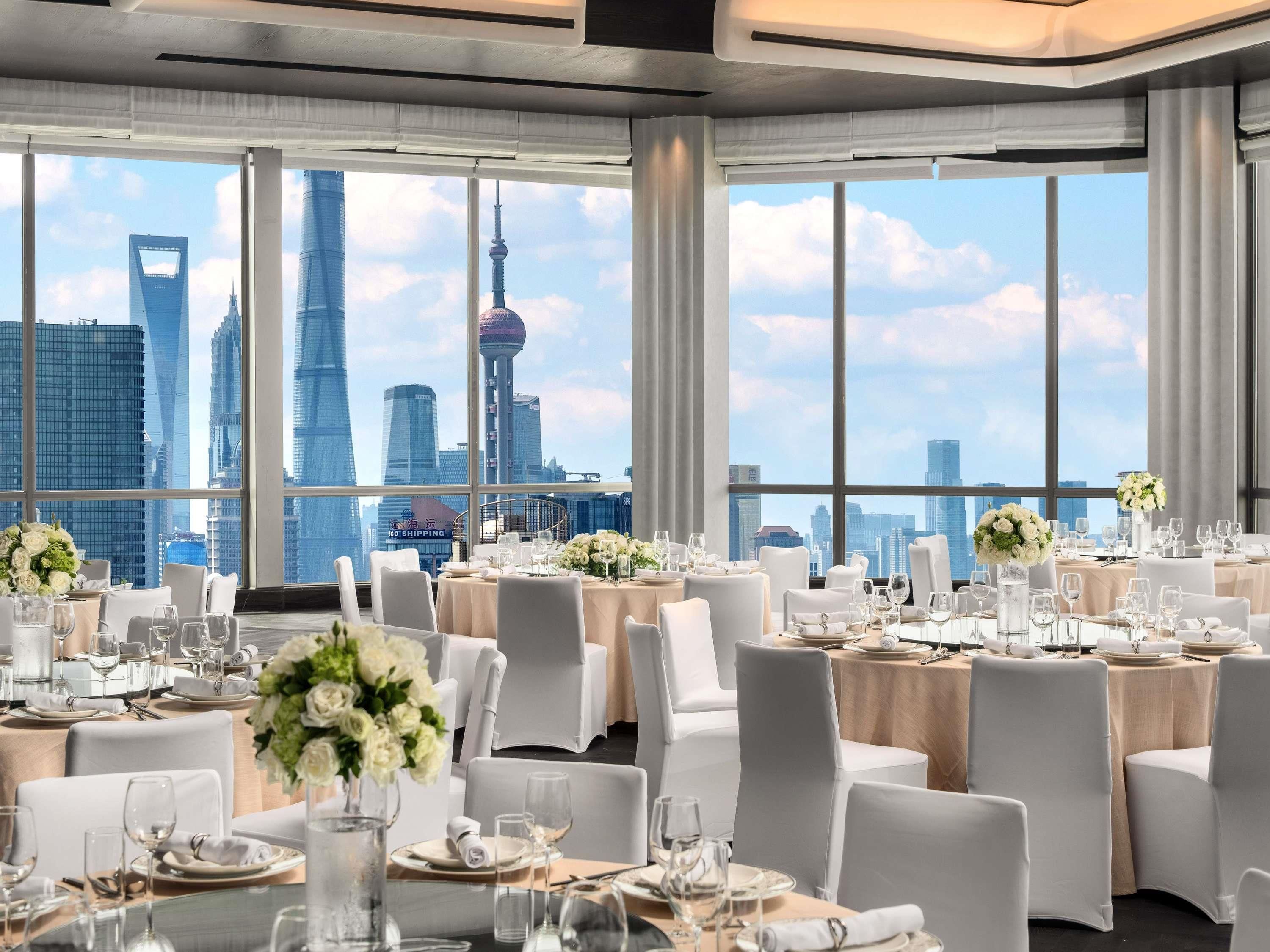Banquet hall Photo