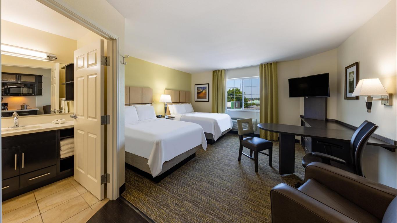 Candlewood Suites South - Springfield, An IHG Hotel