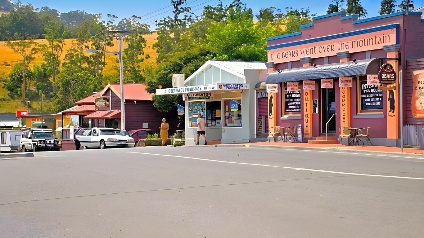 Bears Went Over The Mountain Hotel