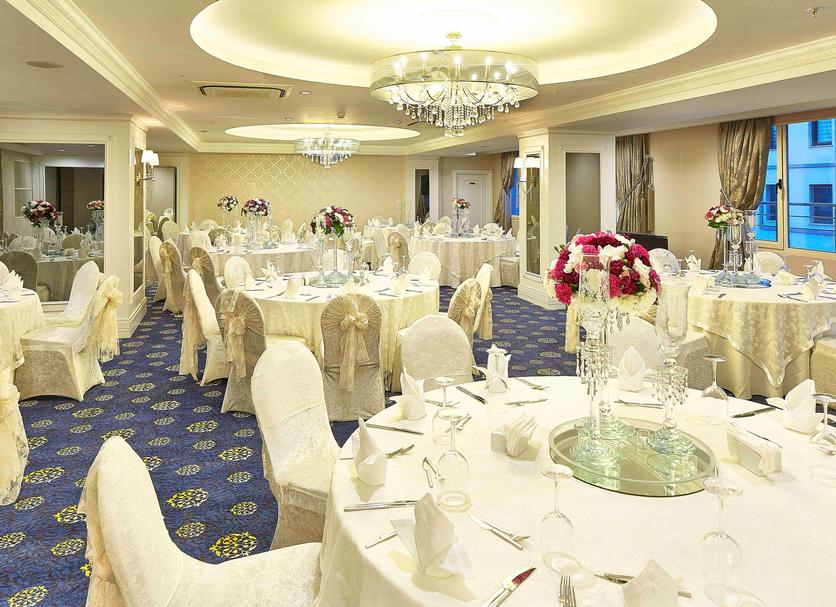Banquet hall Photo