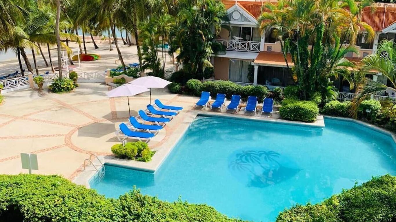 Coco Reef Resort and Spa C$ 179 (C̶$̶ ̶9̶7̶1̶). Crown Point Hotel