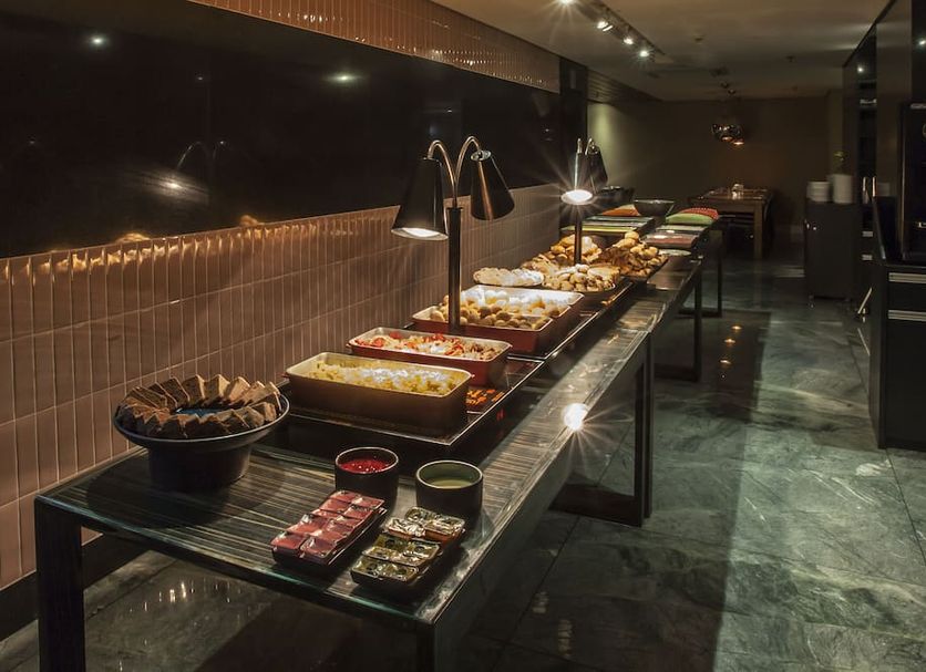 Buffet Photo