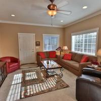 Juniper Place · Perfect Neighborhood Home - Close to town