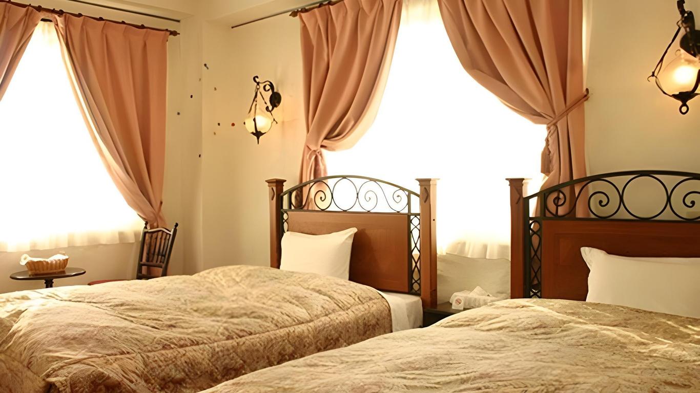 Arabian Art Hotel & Gallery