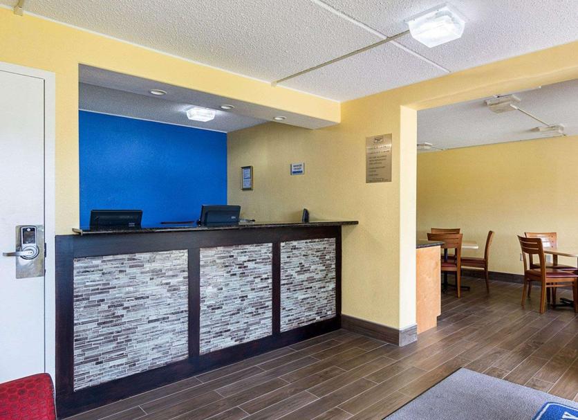 Front desk Photo