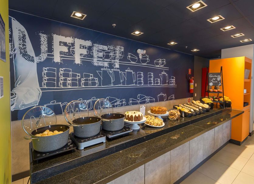 Buffet Photo