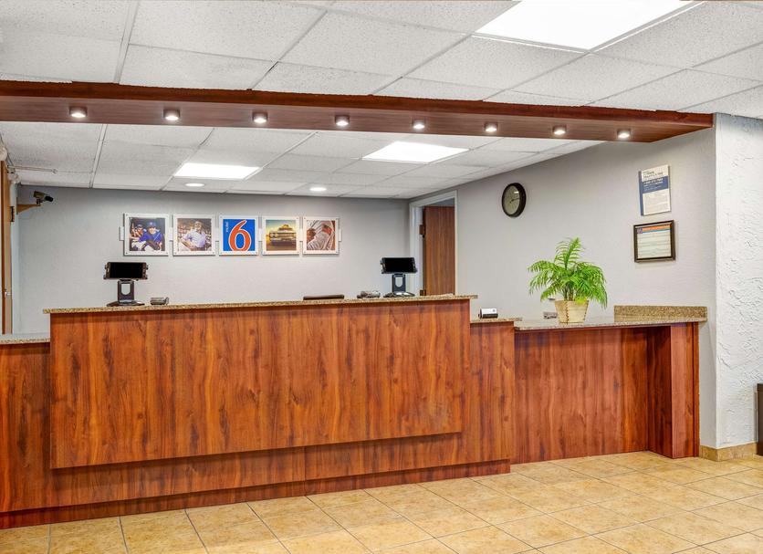 Front desk Photo