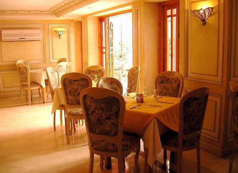 Restaurant Photo