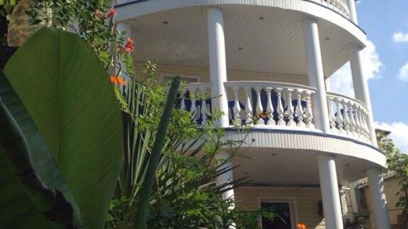 Yuzhny Ray Guest House