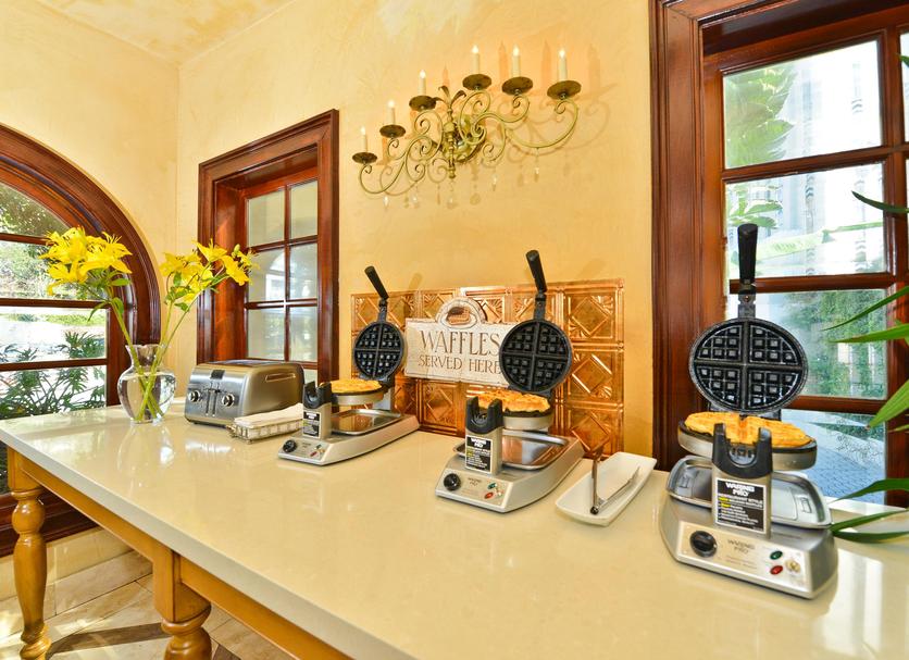 Buffet Photo