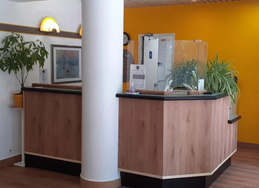 Front desk Photo