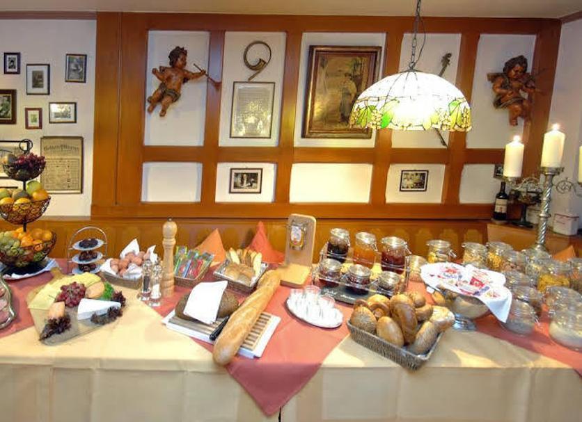 Buffet Photo