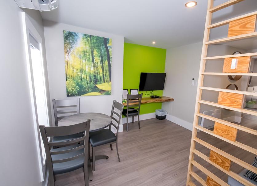 Dining room Photo