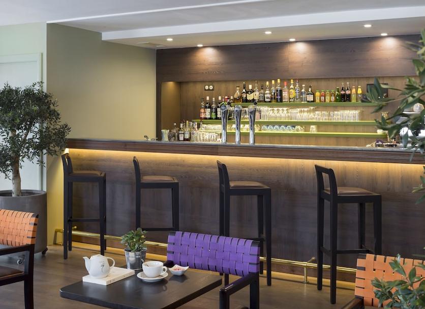 Bar Photo