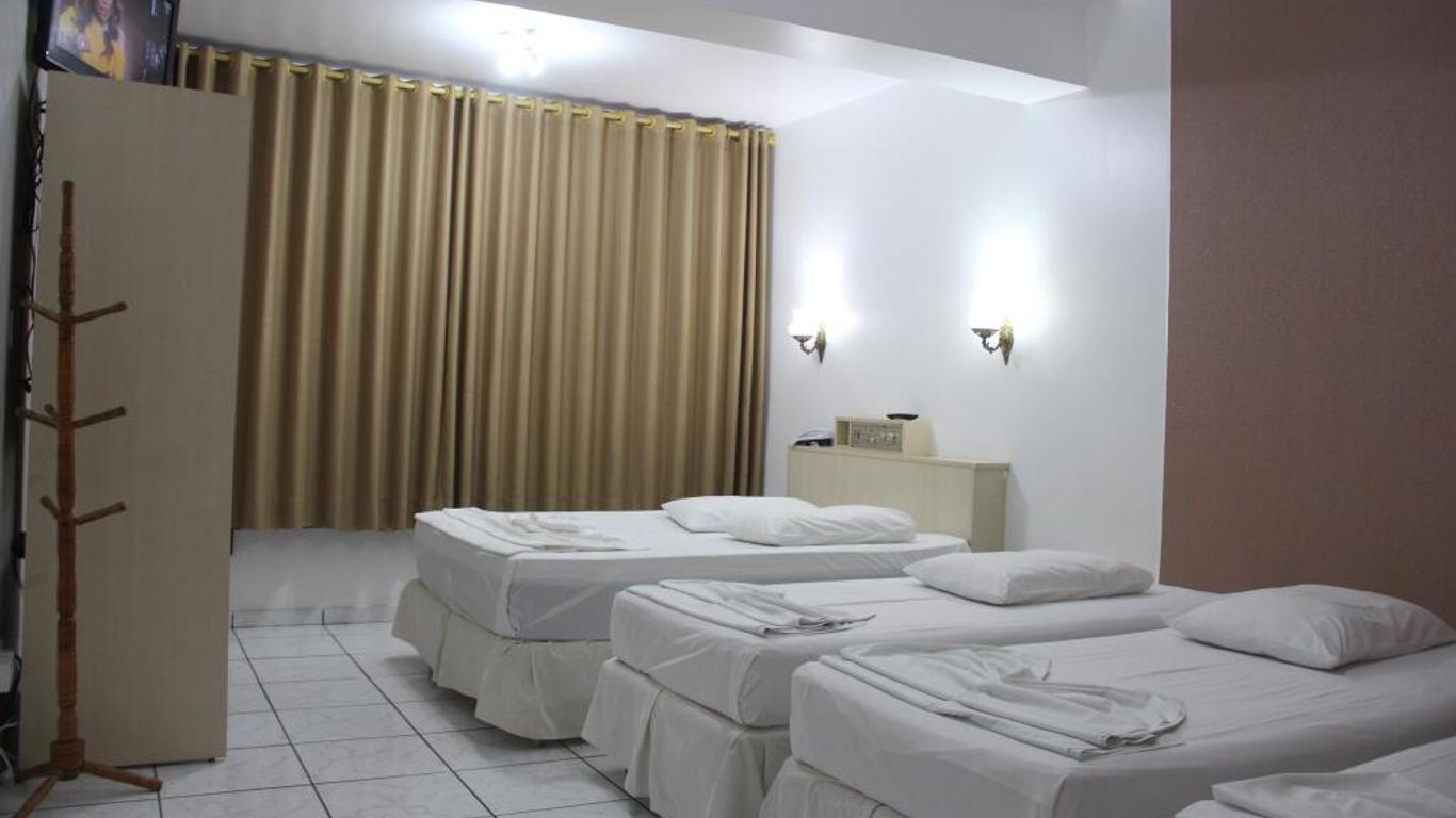 Oasis Chartouni Hotel