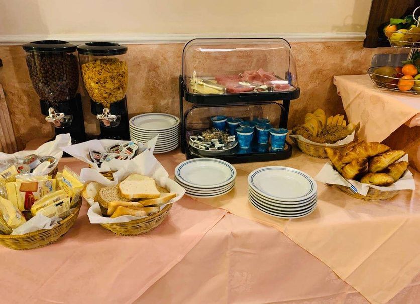 Buffet Photo