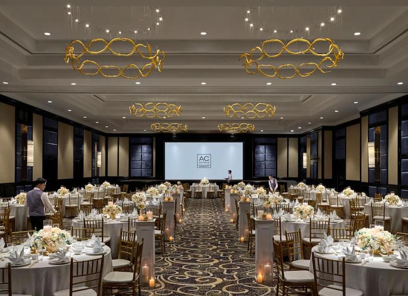 Banquet hall Photo