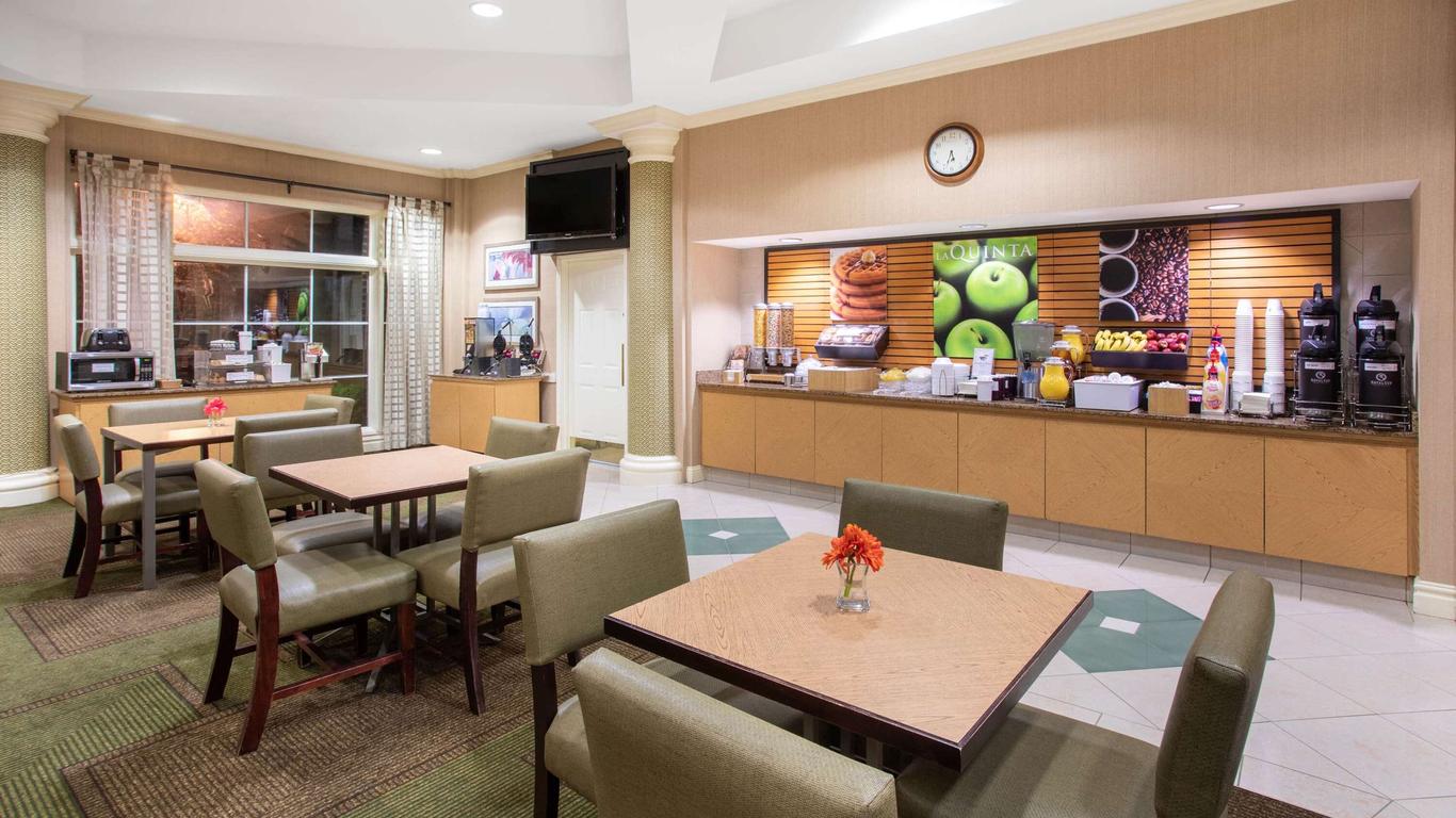 La Quinta Inn & Suites by Wyndham Denver Southwest Lakewood