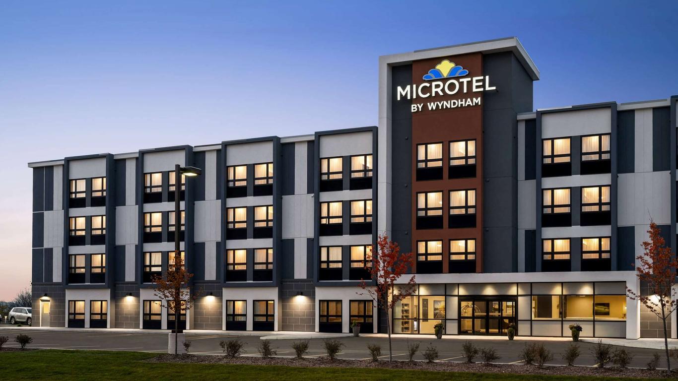 Microtel Inn & Suites by Wyndham Aurora