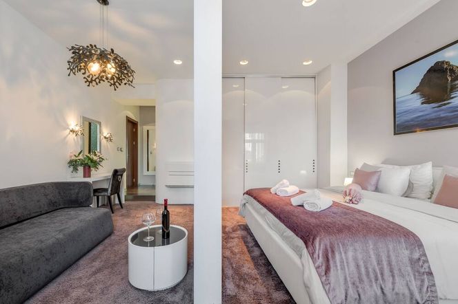 Starlight Luxury Rooms