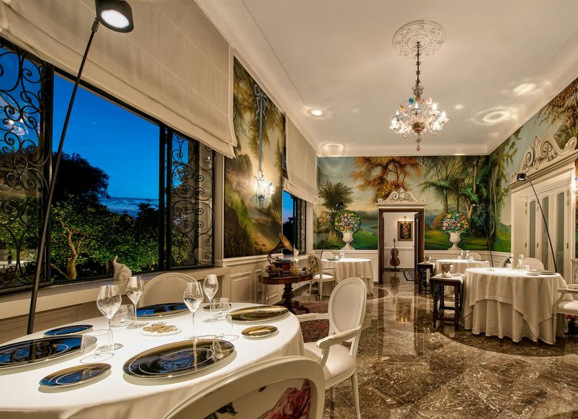 Restaurant Photo