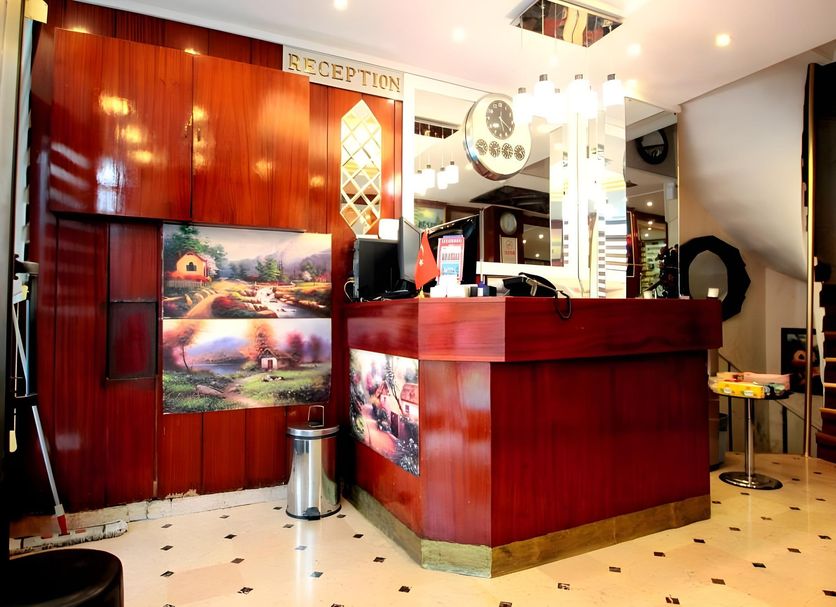 Front desk Photo