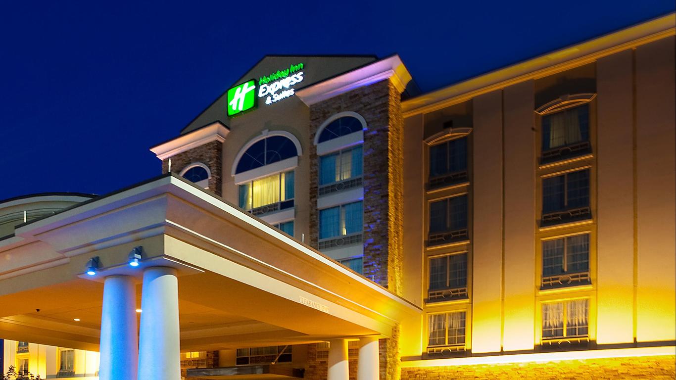 Holiday Inn Express & Suites Columbus At Northlake
