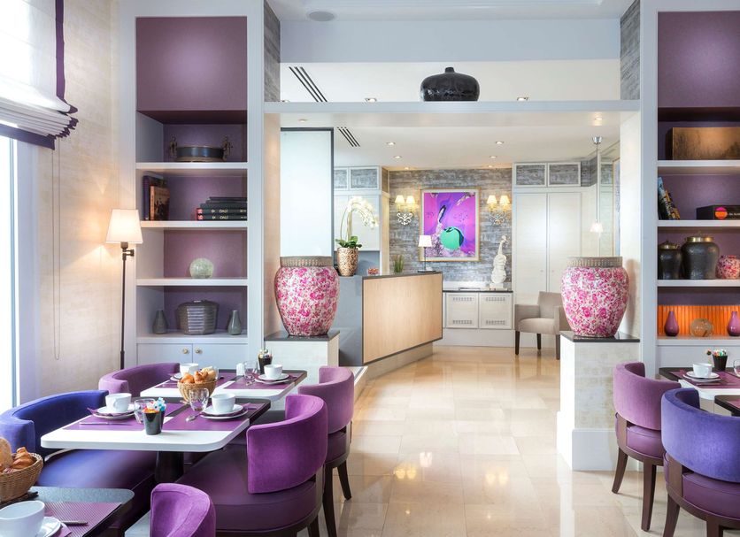 Dining room Photo