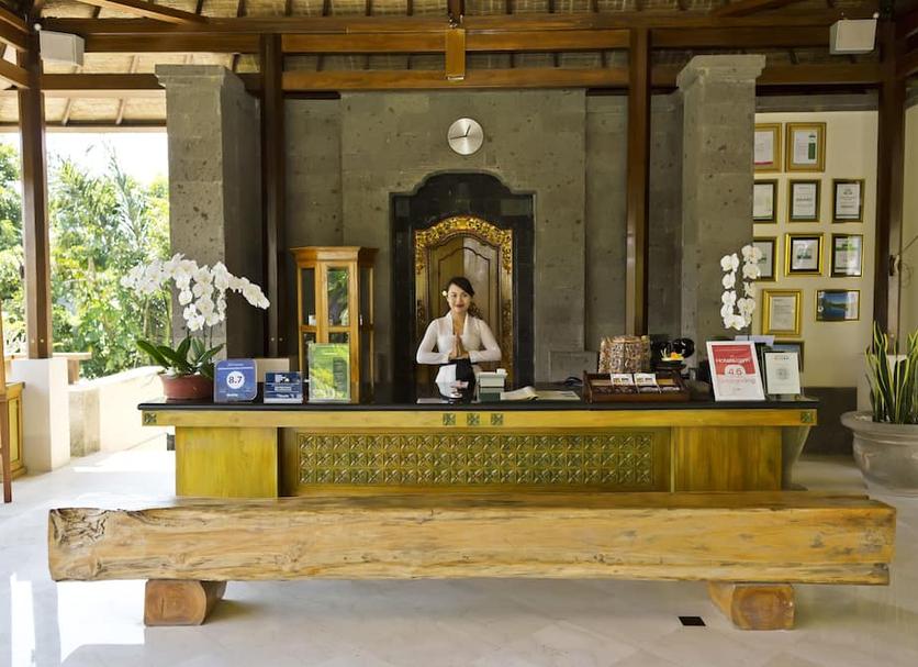 Front desk Photo