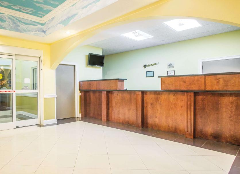Front desk Photo