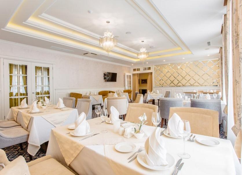 Restaurant Photo