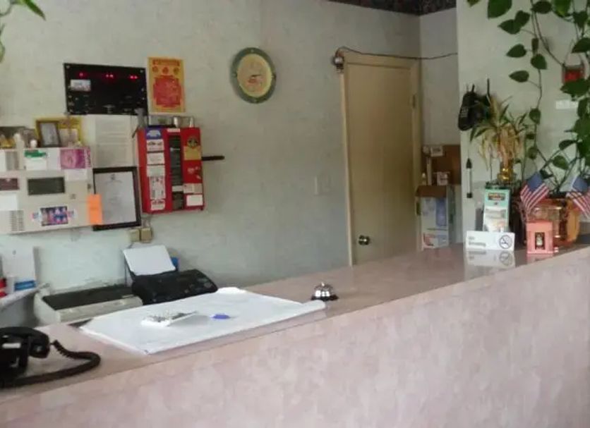 Front desk Photo