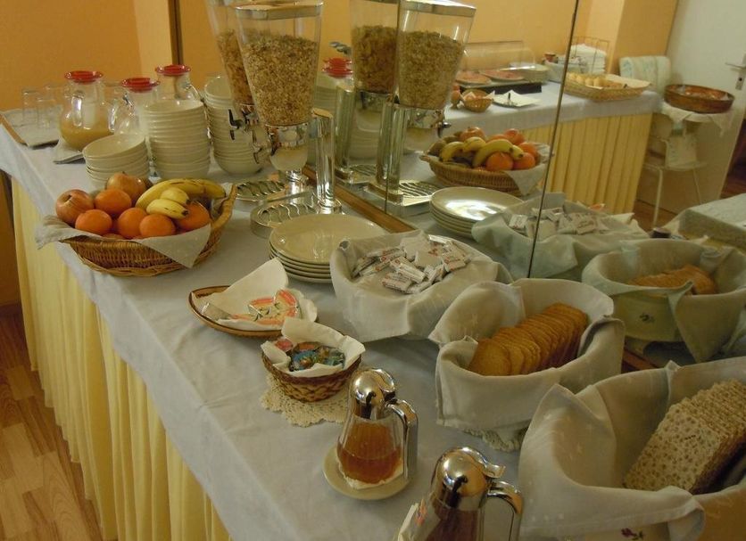 Buffet Photo