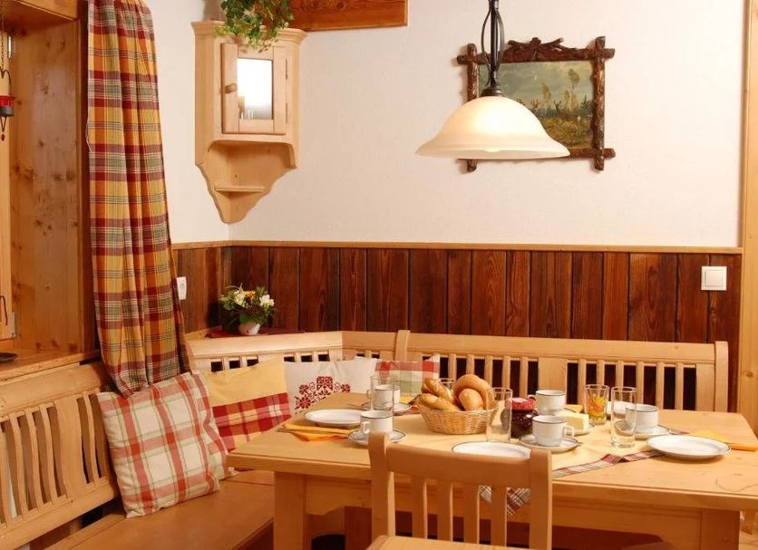 Dining room Photo