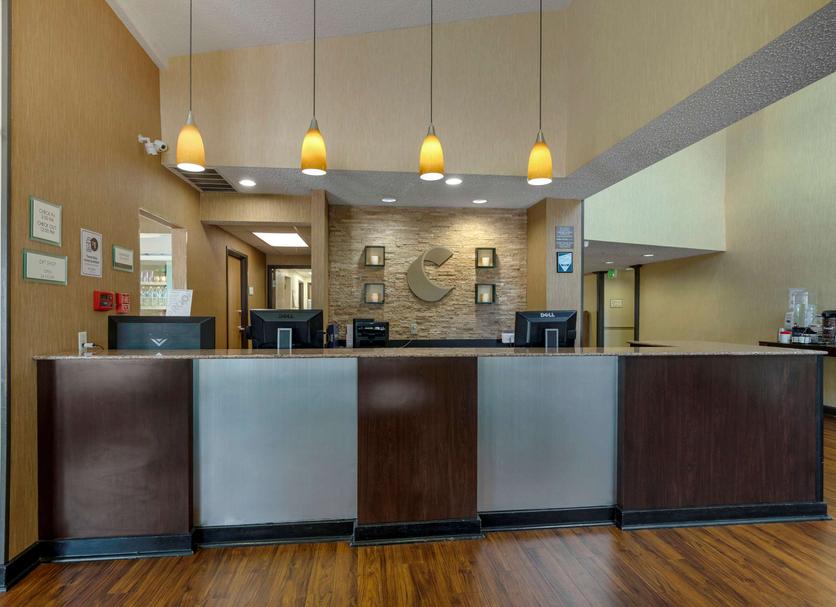 Front desk Photo