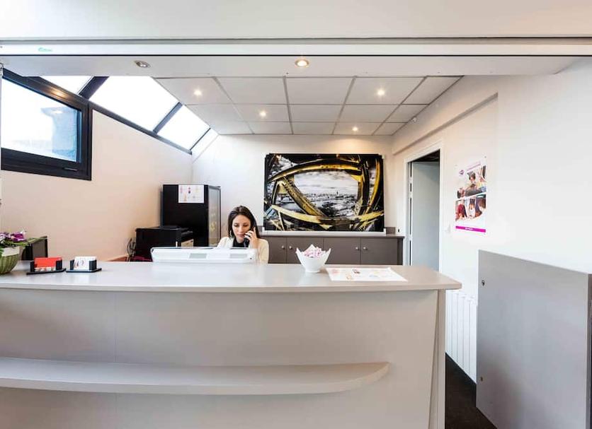 Front desk Photo