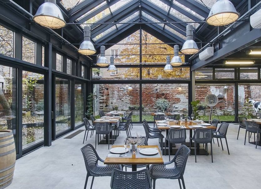 Restaurant Photo