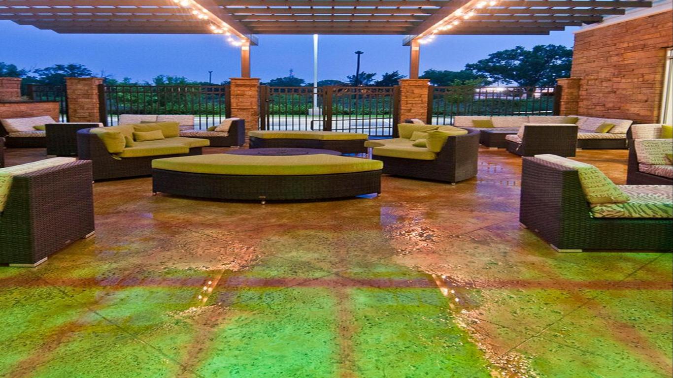 Holiday Inn Austin Airport, An IHG Hotel