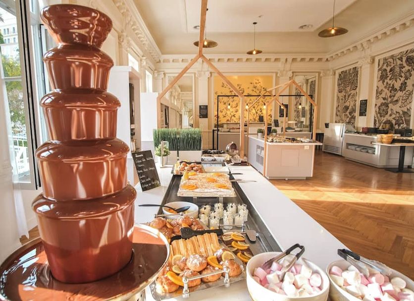 Buffet Photo