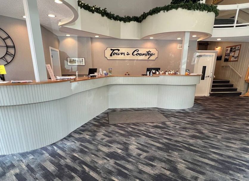Front desk Photo