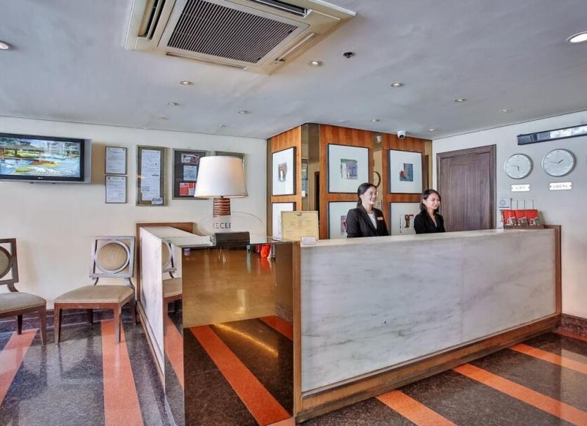 Front desk Photo