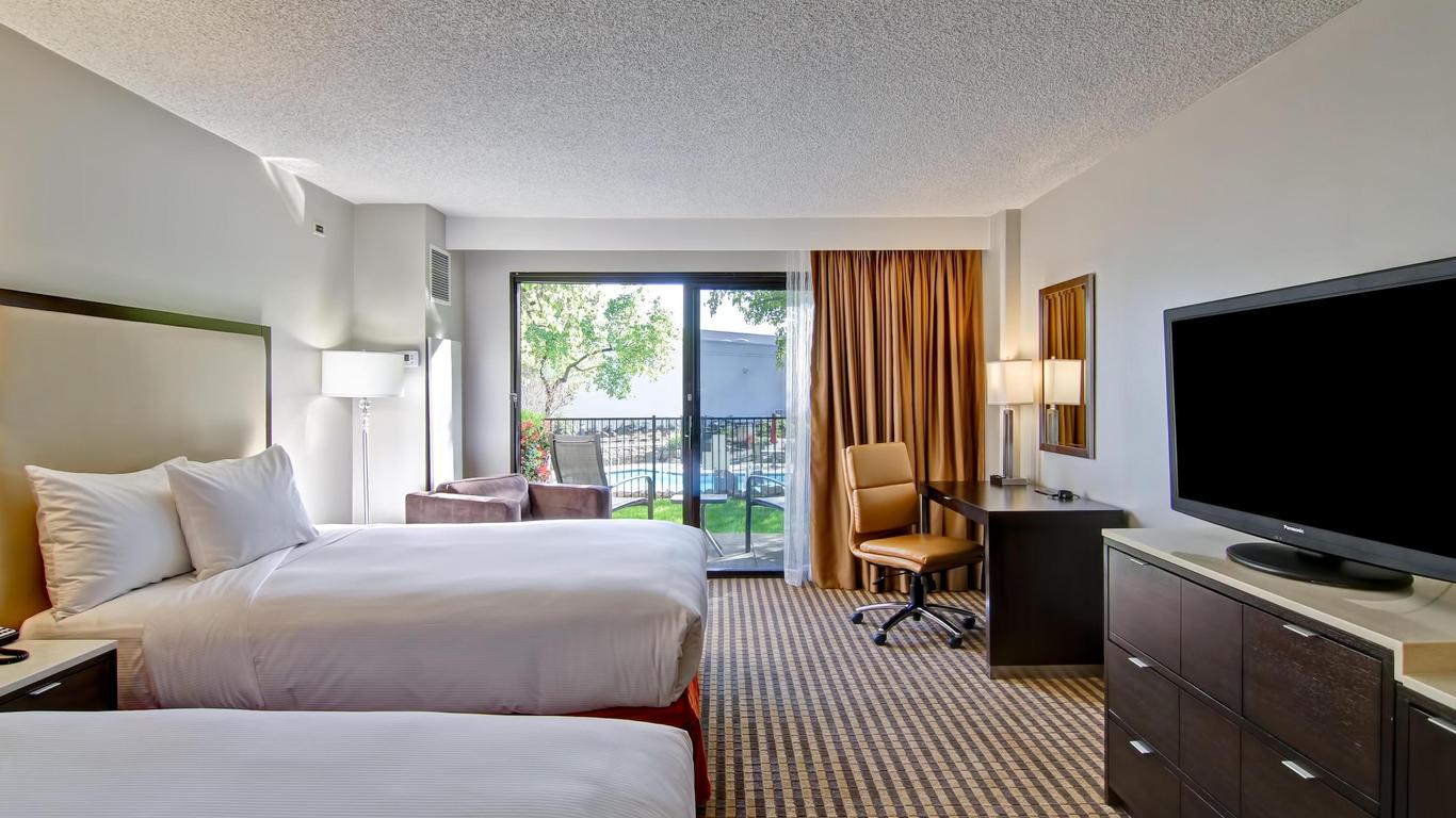 DoubleTree by Hilton Pleasanton at the Club
