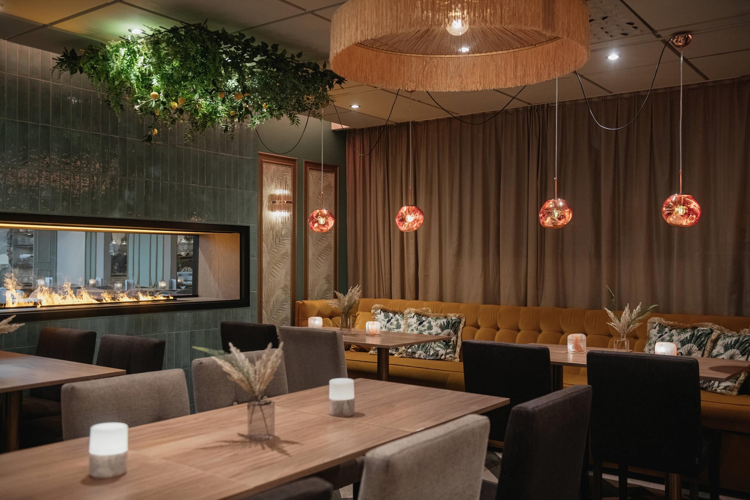 Restaurant Photo