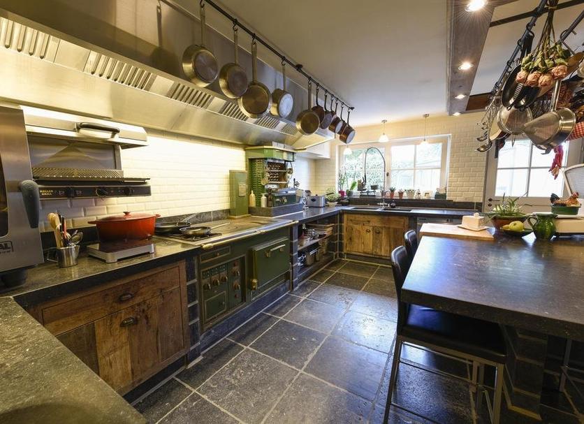 Kitchen Photo