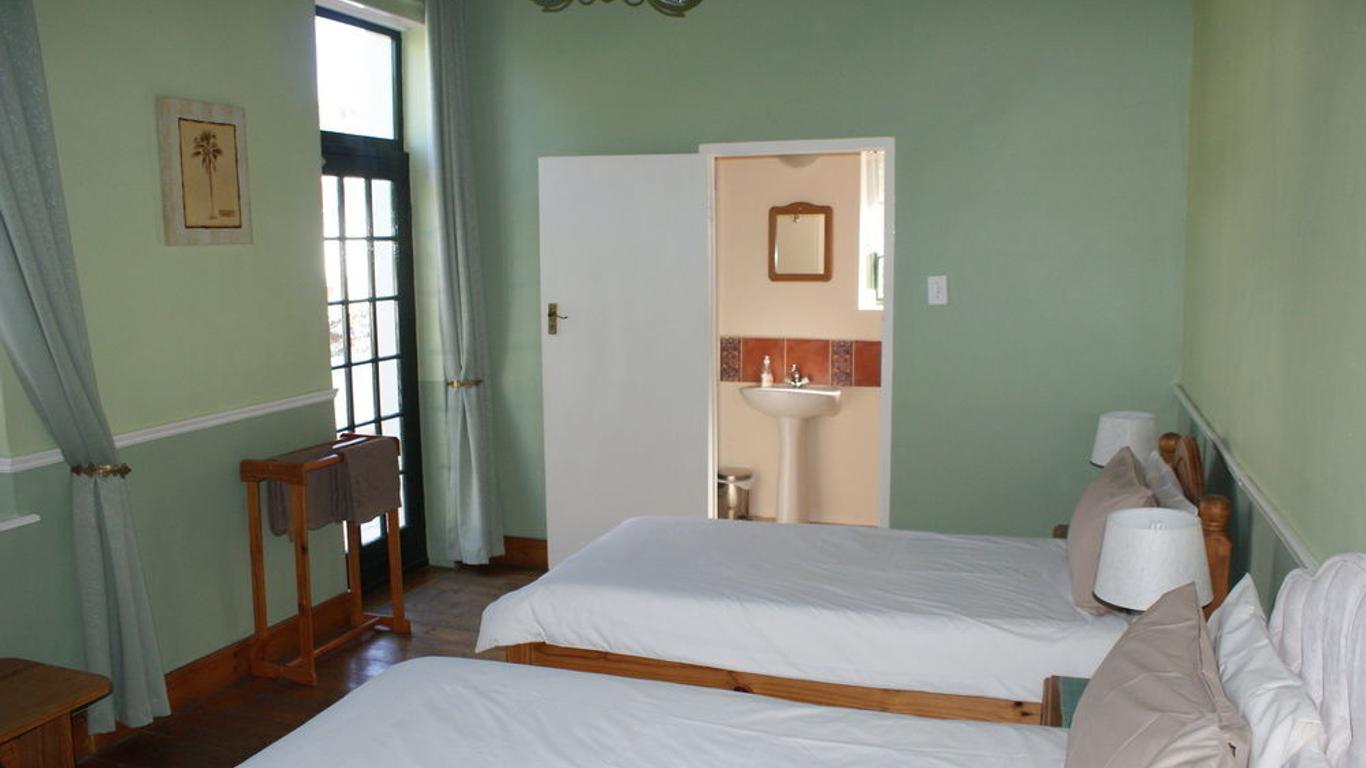Koo Karoo Guest Lodge and Self Catering