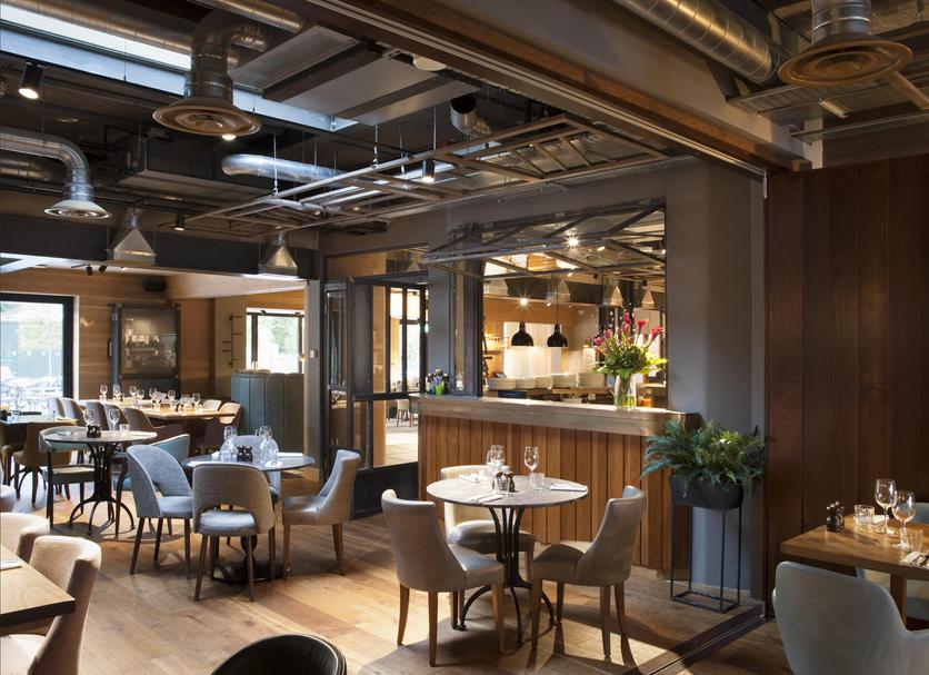 Restaurant Photo