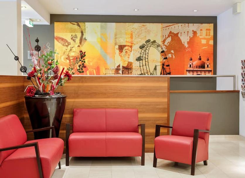 Front desk Photo