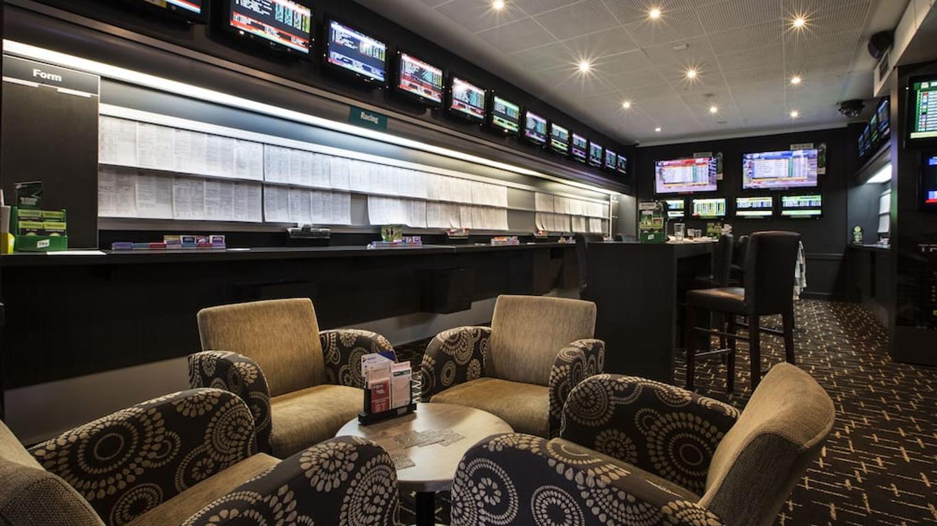 Melton Hotel Auburn